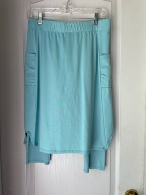 Light Blue Women’s Active/Swim skirt with leggings NWOT